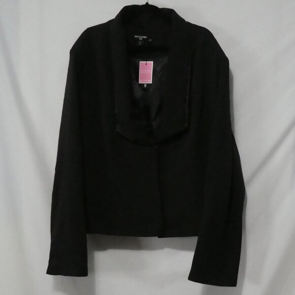 PRETTYLITTLETHING - Plus | 20 | Black Blazer | Single Hook Fastened | NWT - Picture 1 of 14